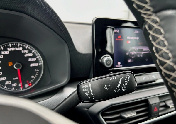 Seat Leon cena 73900 przebieg: 54221, rok produkcji 2022 z Polkowice małe 254